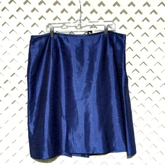BEAUTIFUL TAHARI ROYAL BLUE SUIT SKIRT SET W? BEADED COLLAR AND (FAUX) POCKETS - Picture 2 of 5